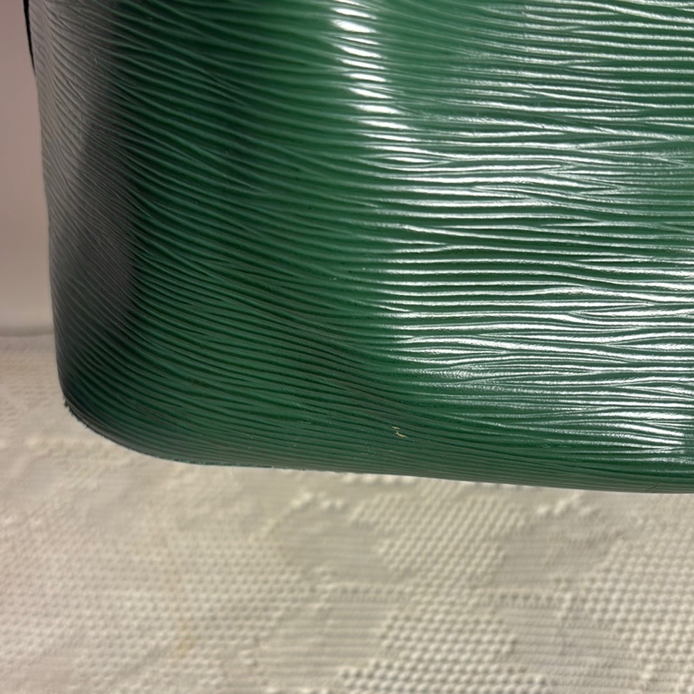 Louis Vuitton Green Epi Noe Shoulder Bag - Picture 4 of 16
